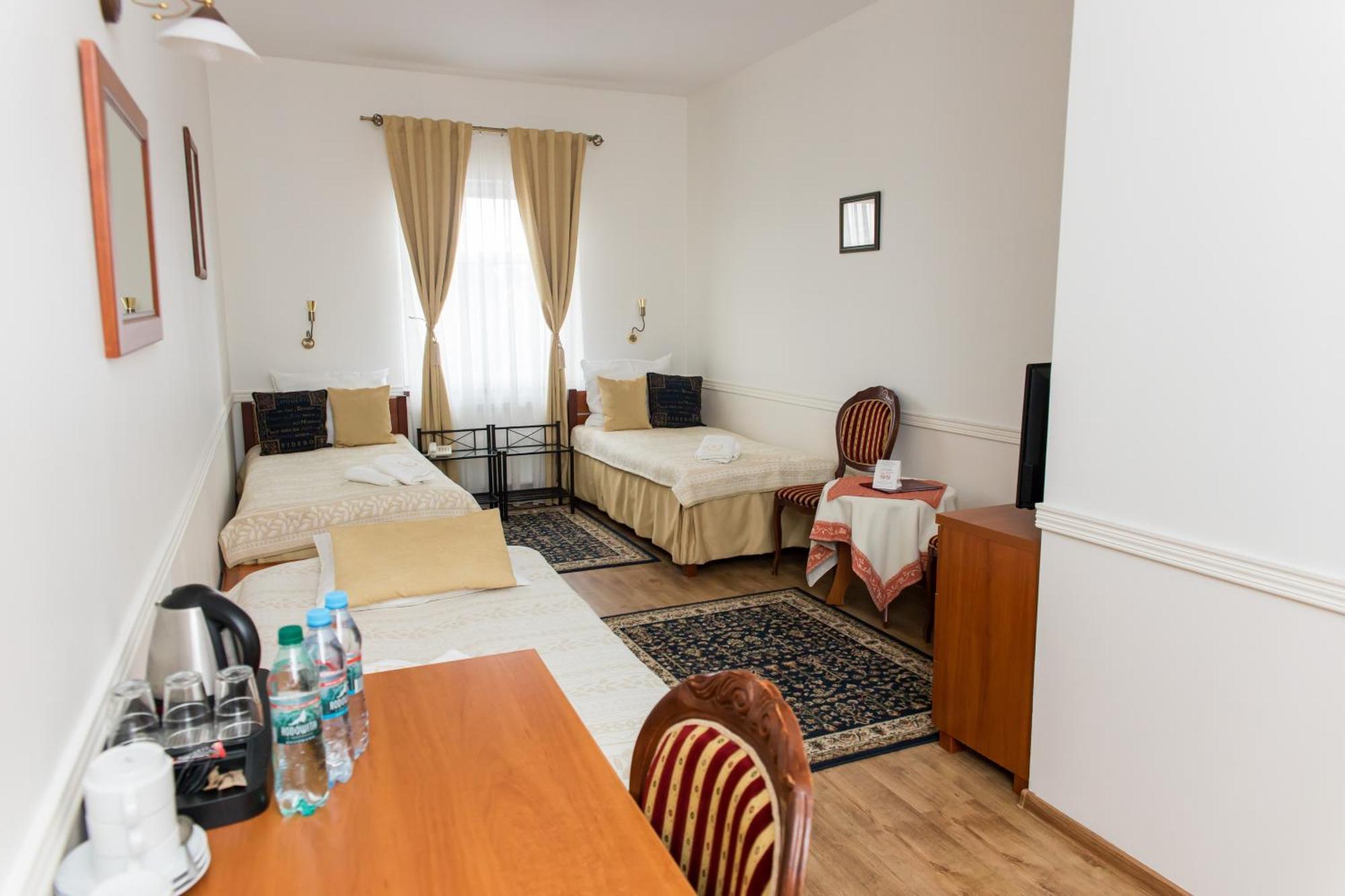 Hotel Napoleon Wroblew  Dış mekan fotoğraf