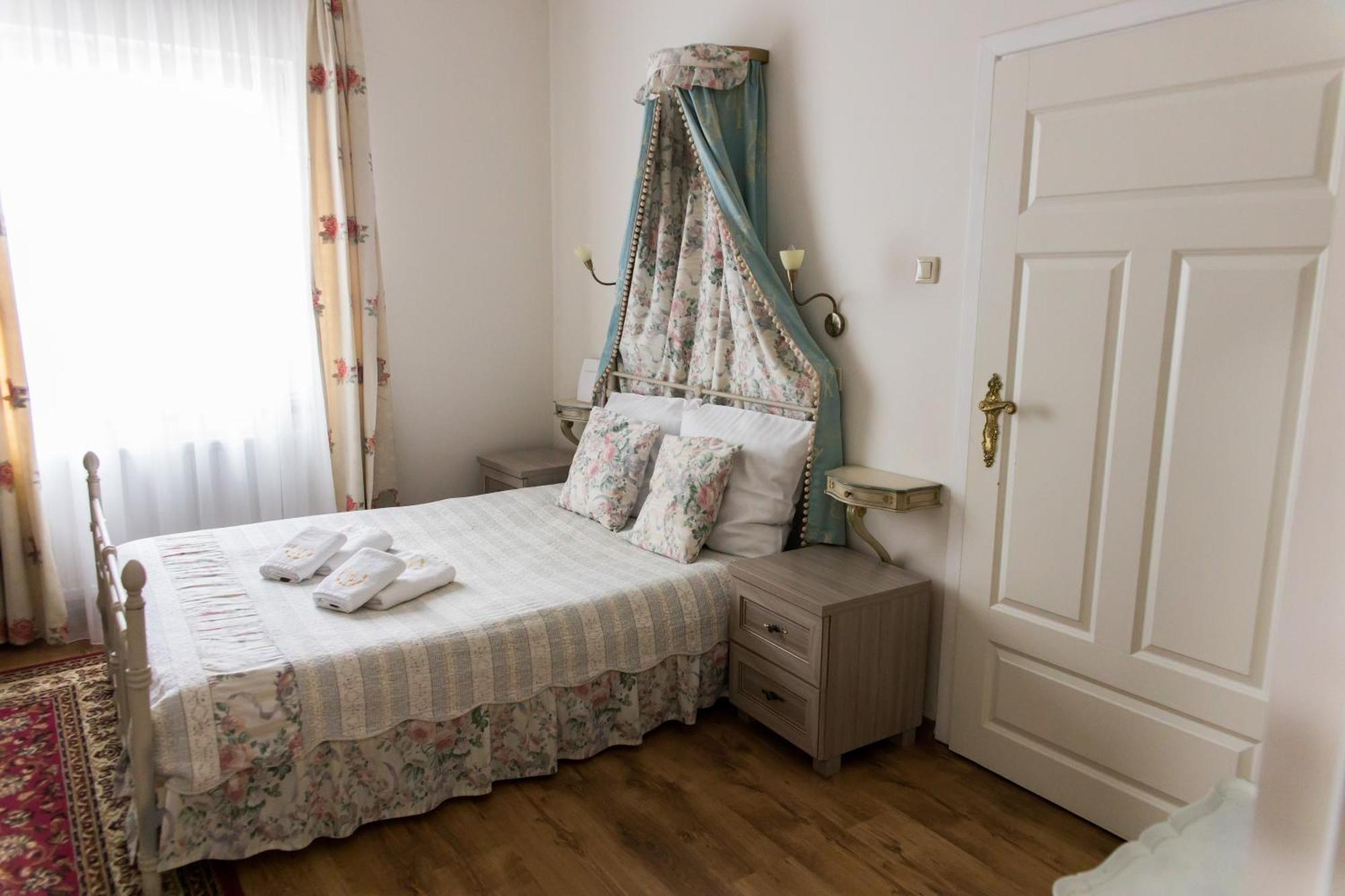 Hotel Napoleon Wroblew  Dış mekan fotoğraf