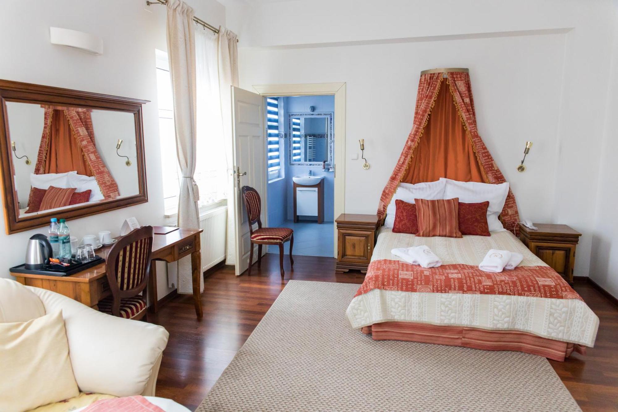 Hotel Napoleon Wroblew  Dış mekan fotoğraf