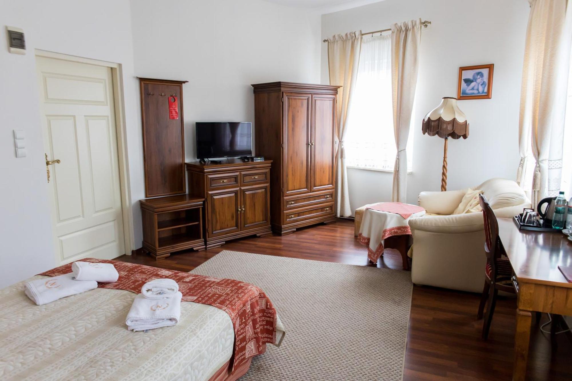 Hotel Napoleon Wroblew  Dış mekan fotoğraf